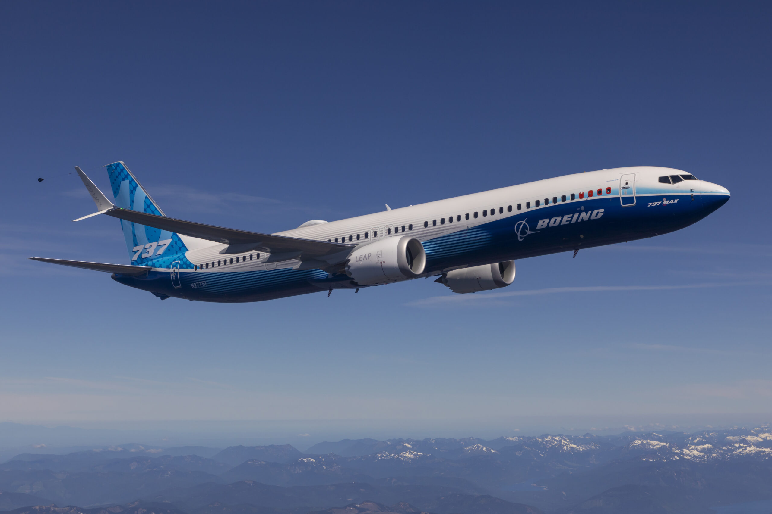 About 737 MAX 10